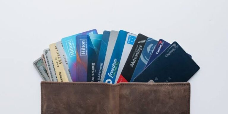 Cash Back vs. Travel Rewards Credit Card: Which One Actually Pays You More?